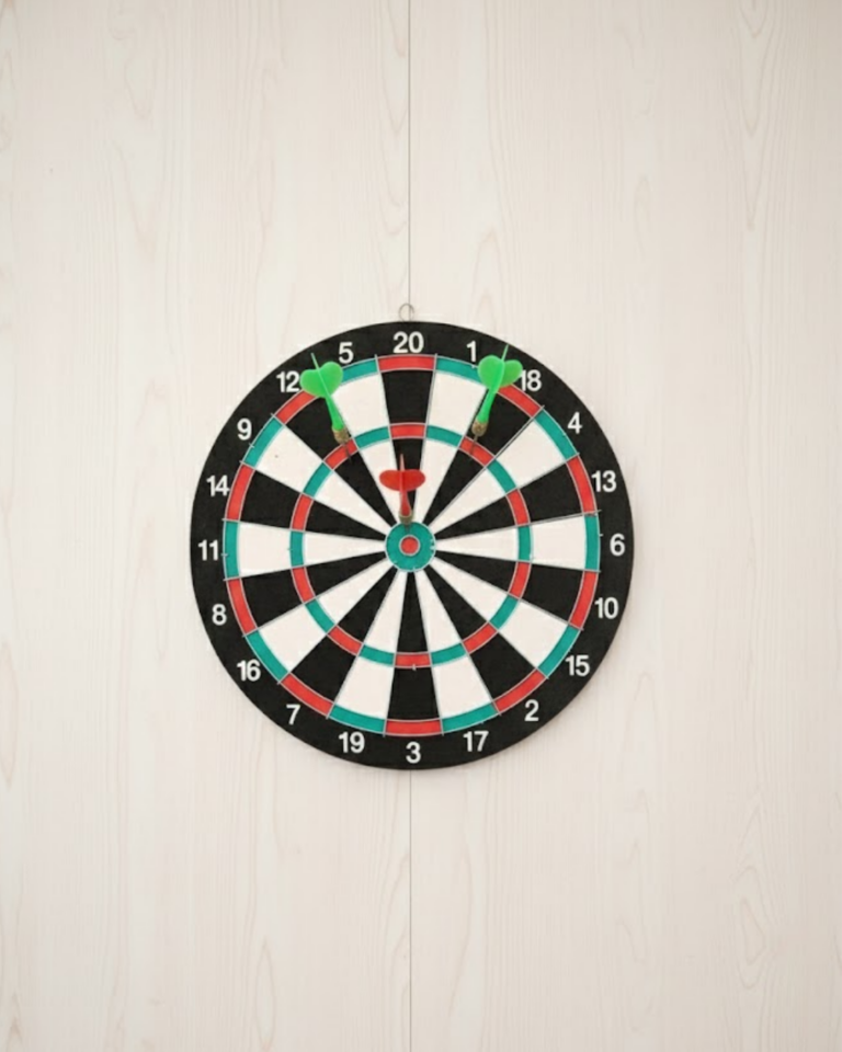 Ev ve Oyun Alanları İçin 15 İnç Dart Tahtası 4 Dart Oku Dahil